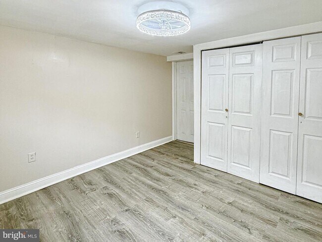 Building Photo - 116 W Berkley Ave