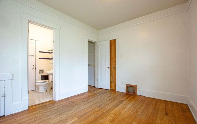 Building Photo - 1209 S 55th St
