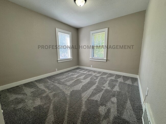 Building Photo - 651 Spruce St