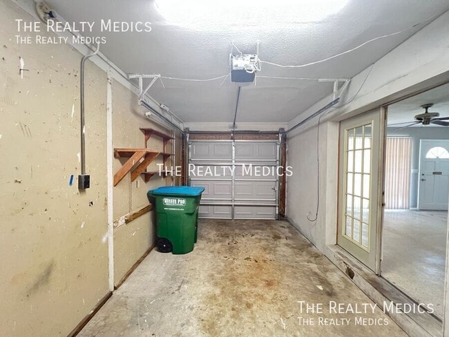 Building Photo - 1525 Fort Smith Blvd