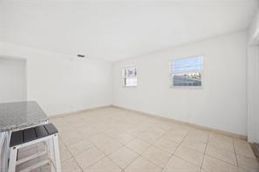 Building Photo - 2131 N Ocean Blvd