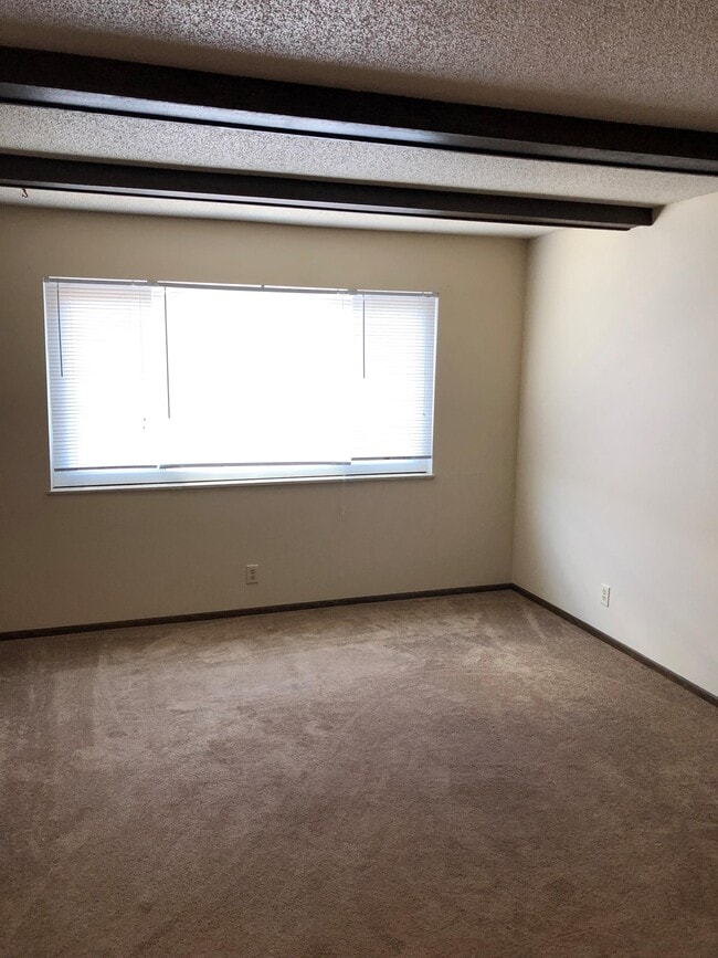 Building Photo - 2020 Cedar St