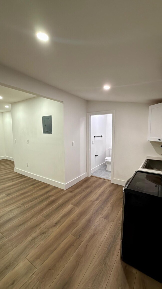 Building Photo - 712 Nottingham Blvd