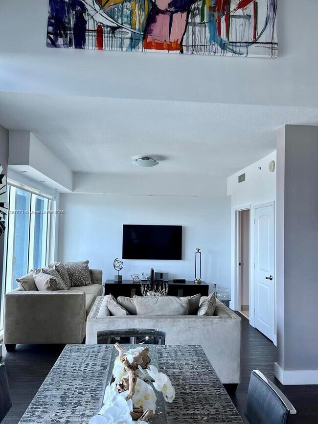 Building Photo - 60 SW 13th St