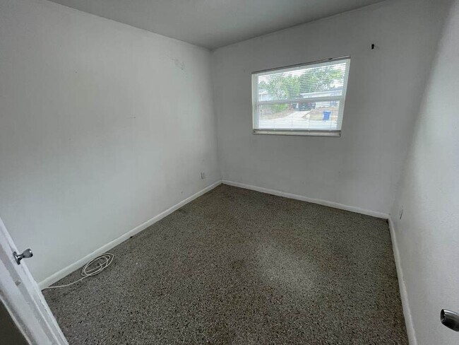 Building Photo - 7008 Aspen Ave