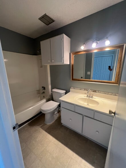 Building Photo - 6905 Cleaton Rd