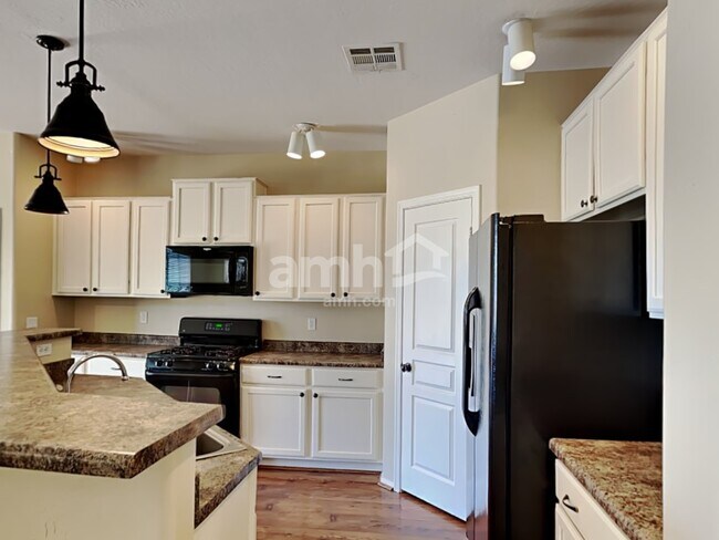 Building Photo - 19395 E Carriage Way