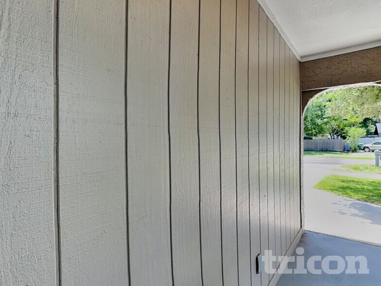 Building Photo - 20336 Peachland Blvd