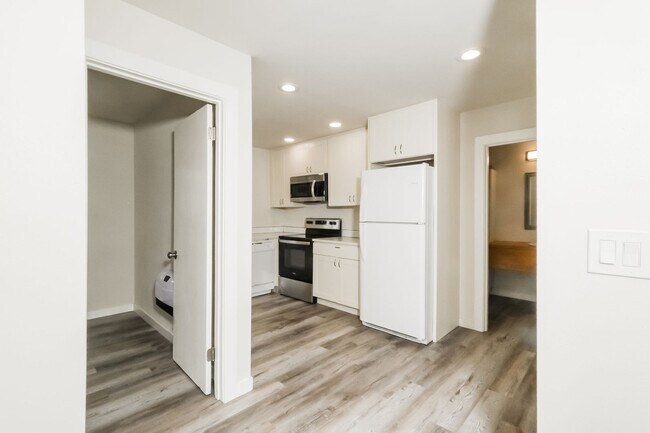 Building Photo - 7151-7153 Fauntleroy Wy SW
