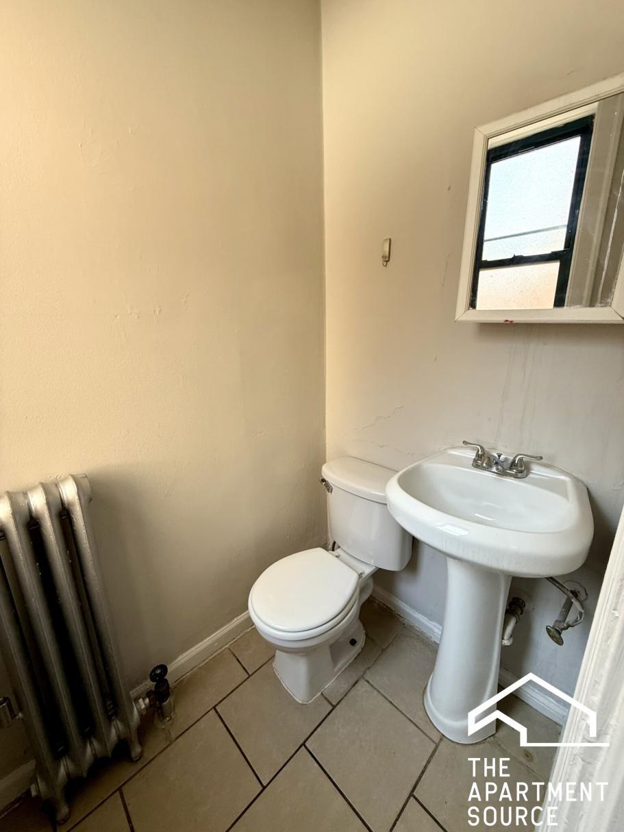 Building Photo - 2217 E 69th St