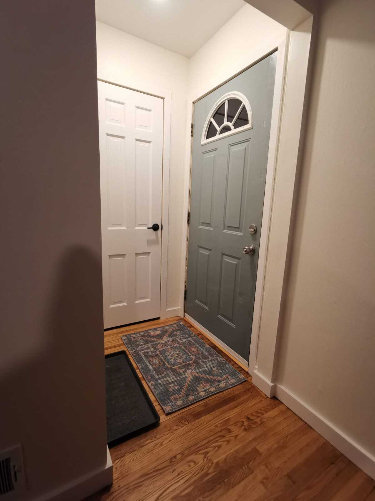 Main entrance - 1309 Oxford St