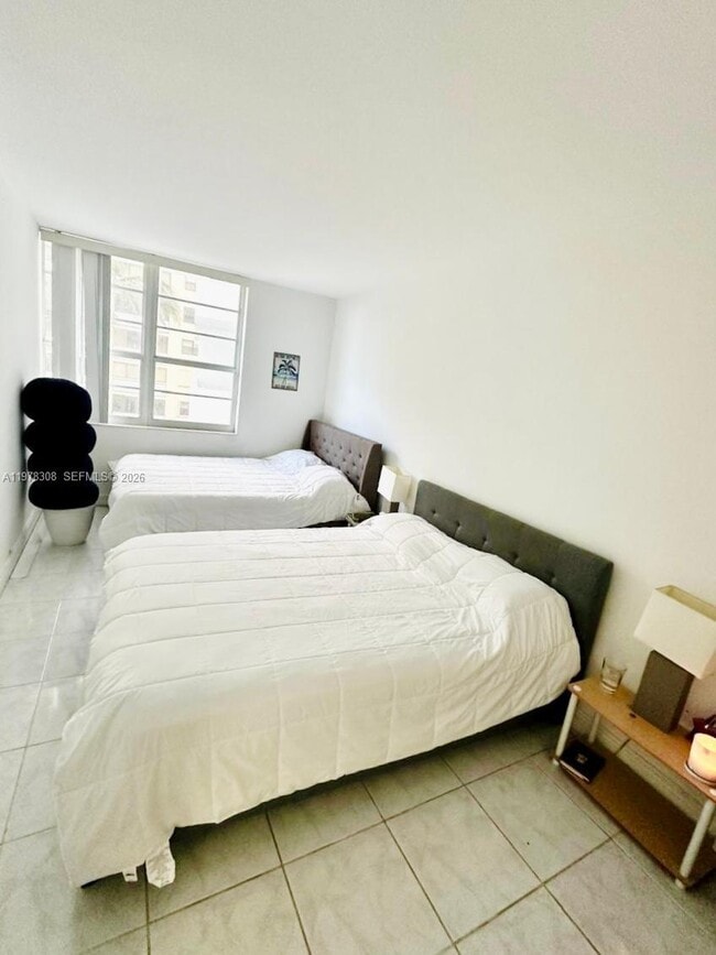 Building Photo - 100 Lincoln Rd