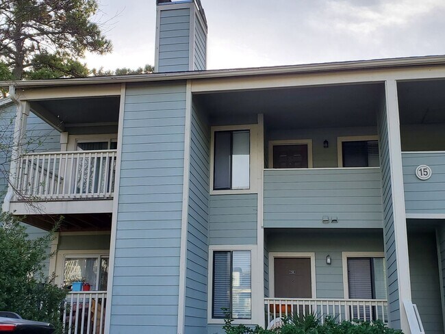 Primary Photo - 1481 Center St Ext