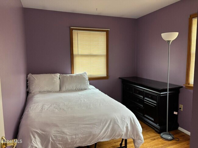 Building Photo - 52 Trottingham Rd