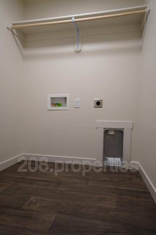 Building Photo - 10236 W Achillea St