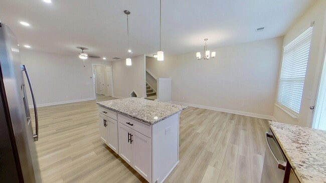Building Photo - 327 Hollenbeck Pl