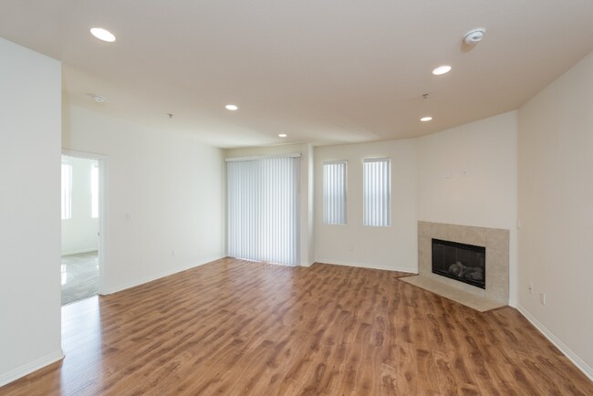 Building Photo - 8700 Glenoaks Blvd