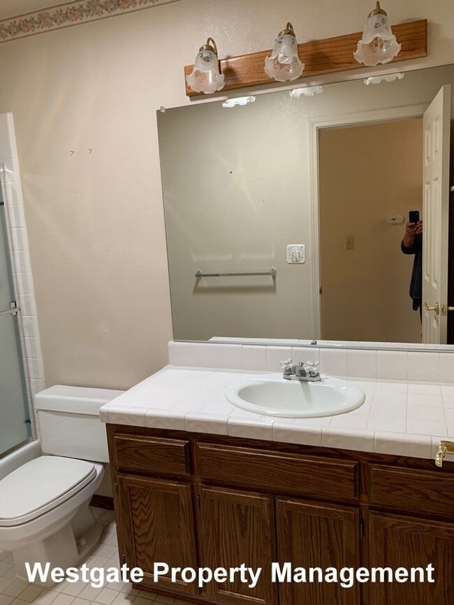 Building Photo - 1160 Birch Dr