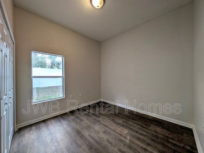 Building Photo - 5051 Playpen Dr