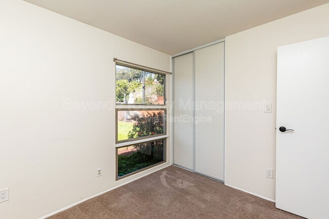 Building Photo - 4654 Glacier Ave