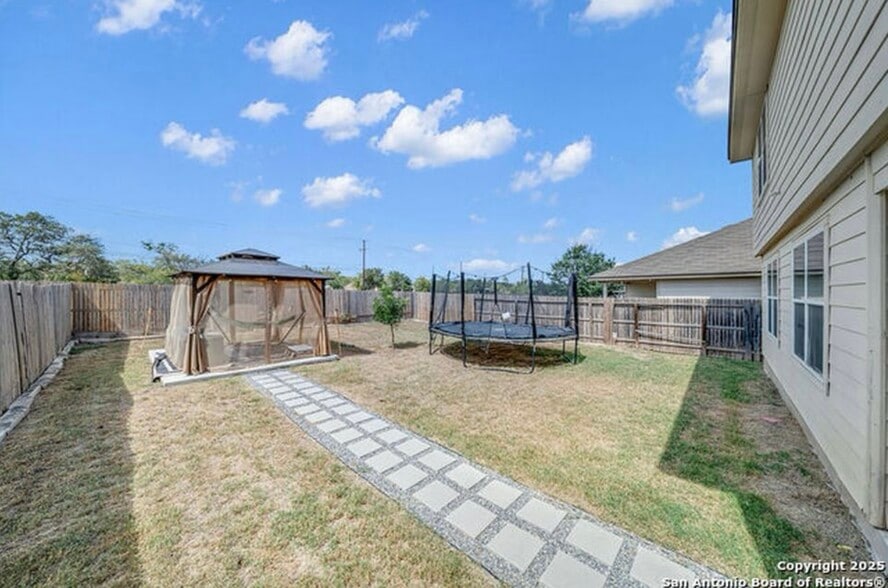 Backyard - 335 Kildeer Crk