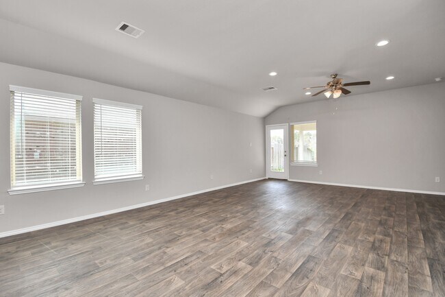 Building Photo - 9826 Laurel Lake Dr