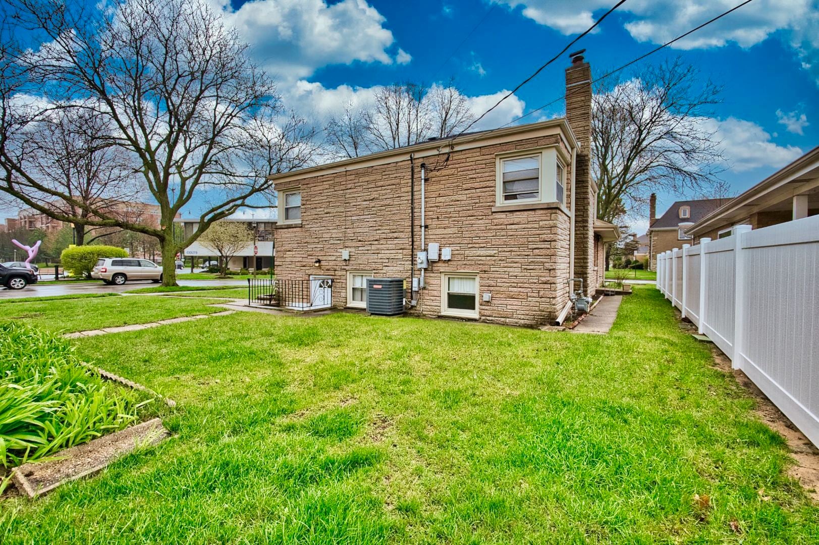 Building Photo - 5200 Madison St