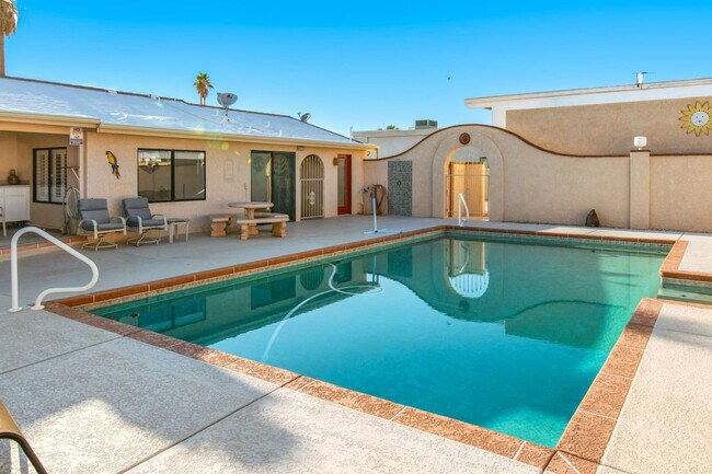 Building Photo - 212 Coral Dr