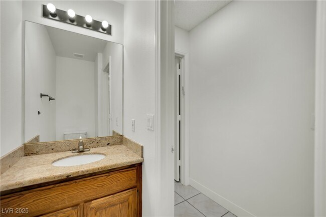 Building Photo - 2812 Waterview Dr