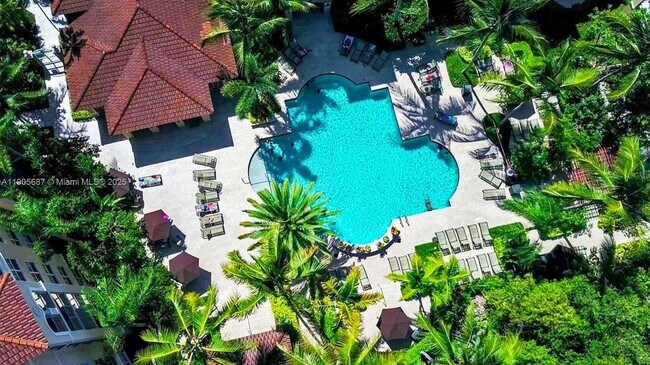 Building Photo - 19999 E Country Club Dr