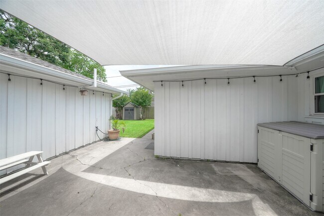 Building Photo - 1355 Lehman St
