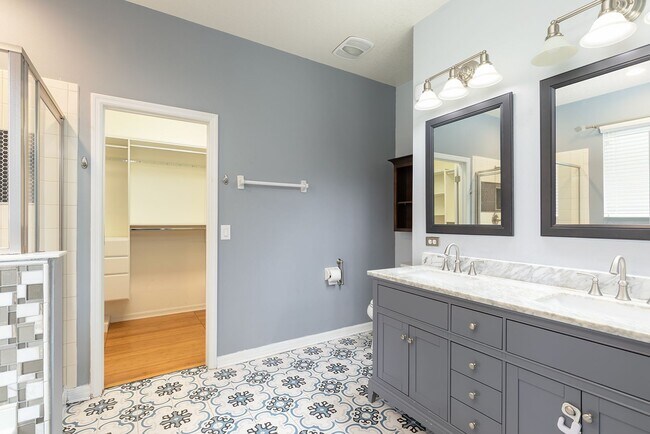 Building Photo - BEAUTIFUL UPDATED 4 bedroom home in great community!