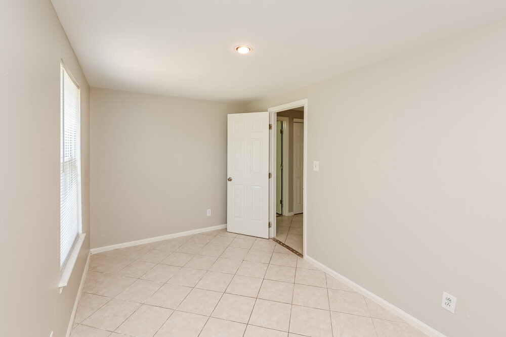 Building Photo - 3204 Old House Cir