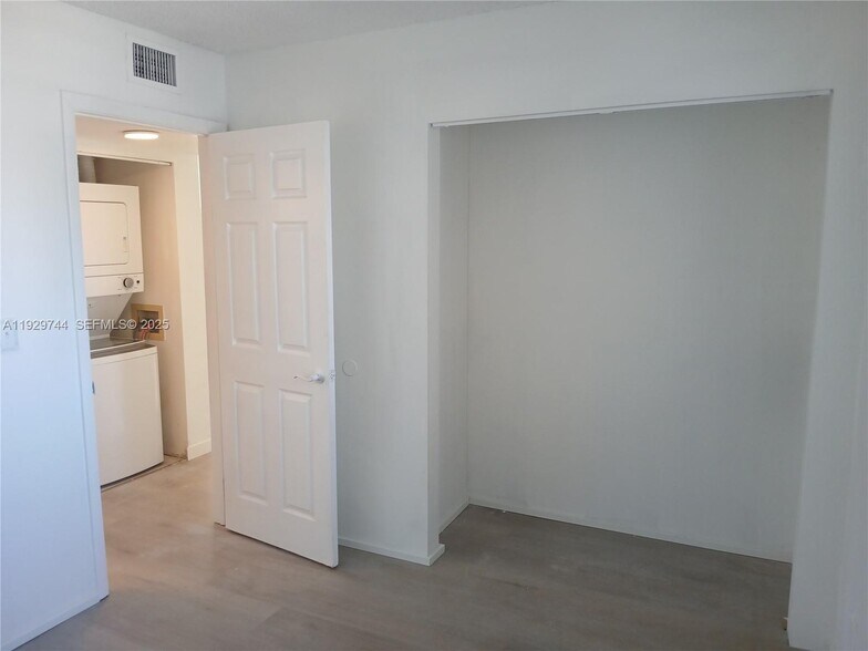 Building Photo - 8740 N Sherman Cir