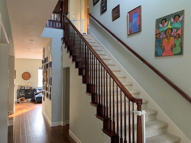 Building Photo - Stunning Five Bedroom Newer Napa Home