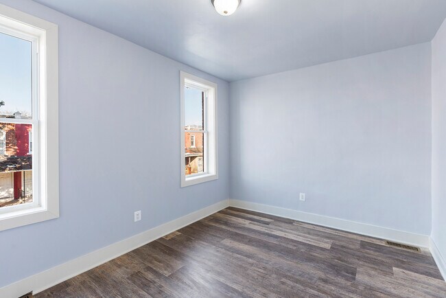Building Photo - 5430 Delancey St
