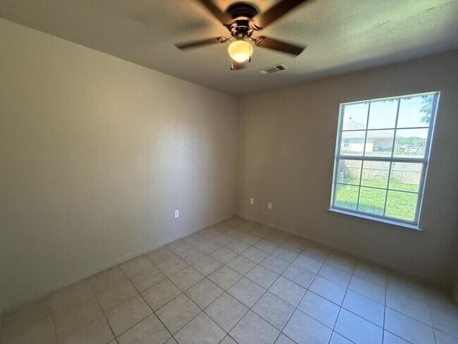 Building Photo - 3109 Yaupon Rd