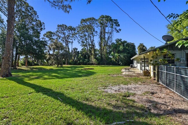 Building Photo - 1819 Pinedale Rd