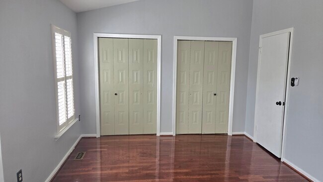 Building Photo - 6157 Green Hollow Ct