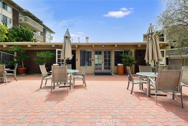 Building Photo - 6542 Ocean Crest Dr