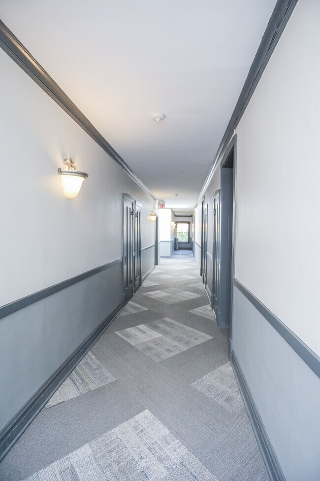 Building Photo - 5417 S Harper Ave