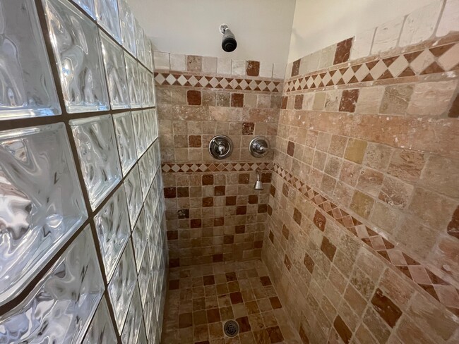 Unit B Walk-in Shower - 1544 9th St