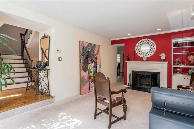 Building Photo - 1105 Clairemont Ave