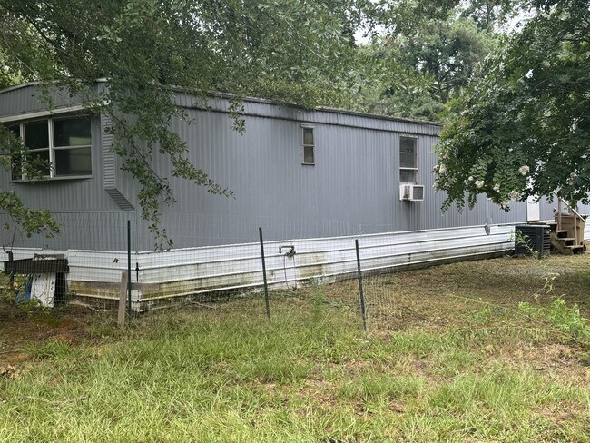 Building Photo - 385 Liberty Church Rd