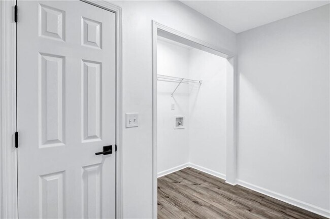 Building Photo - 6234 Culver Dr