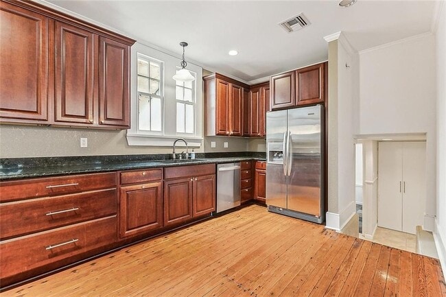 Building Photo - 5417 S Tonti St