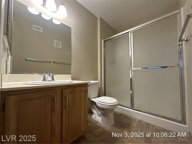 Building Photo - BRIGHT 2ND FLOOR UNIT IN SOUTHEAST GATED C...