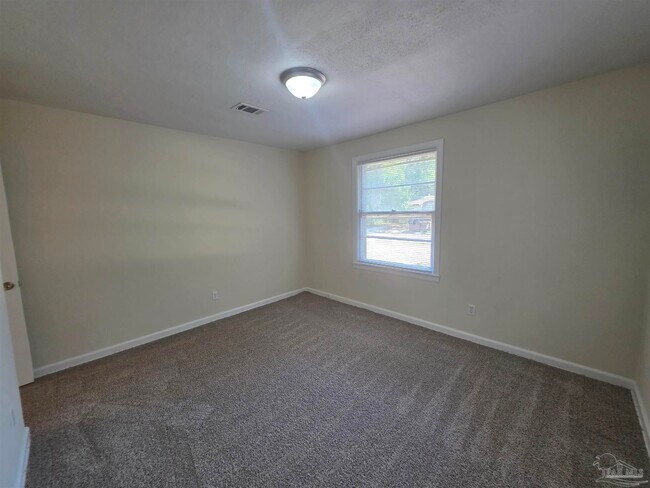 Building Photo - 35 Kennington Dr