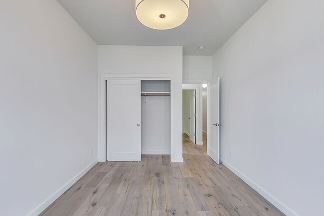Building Photo - 1375 Minna St