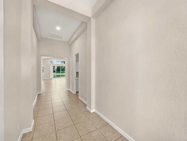 Building Photo - 1863 SW Jamesport Dr